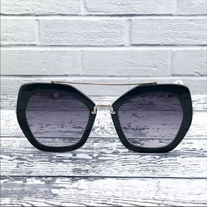 Alice + Olivia Bowery Sunglasses in Black White
